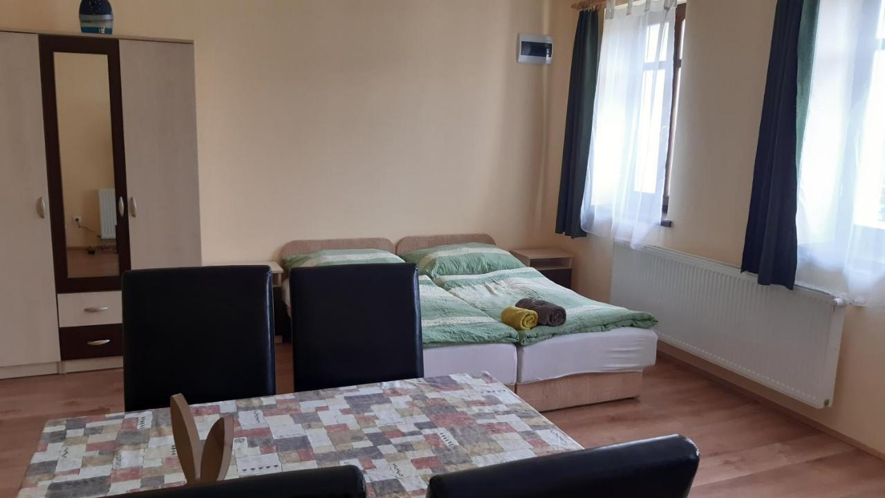Bajusz Vendeghaz Hotel Tornyosnemeti ภายนอก รูปภาพ