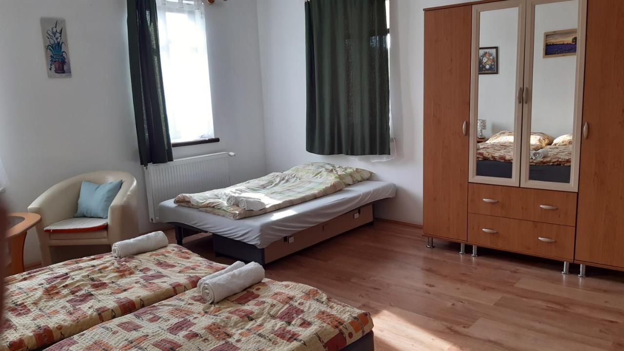Bajusz Vendeghaz Hotel Tornyosnemeti ภายนอก รูปภาพ